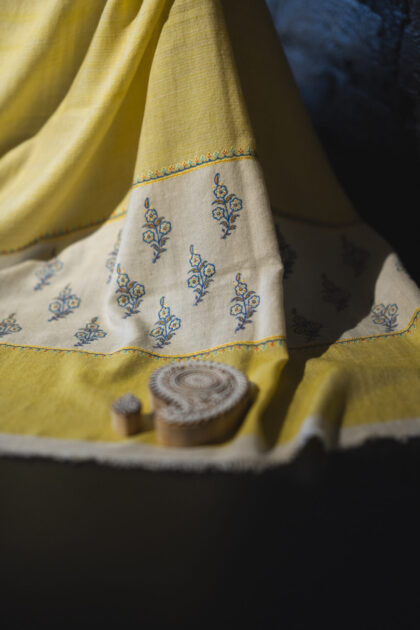 Pashmina Shawl in yellow palla daar