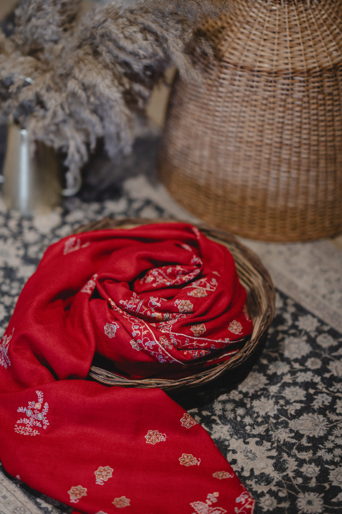 Large Kashmiri Shawl in red with elegant hand embroidery. Pashmina Shawl in red