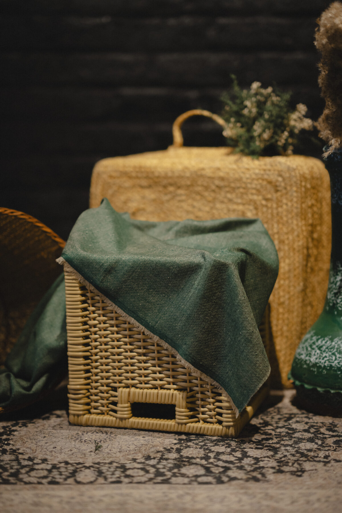 Pashmina scarf in plain color green. Handwoven Ladakh Pashmina