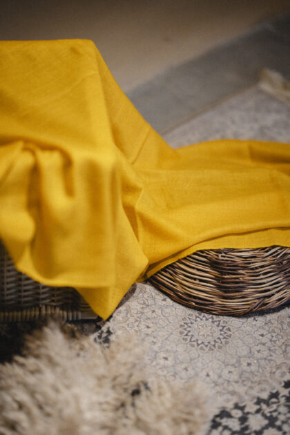 Pashmina scarf in plain color, yellow. Handwoven Ladakh Pashmina